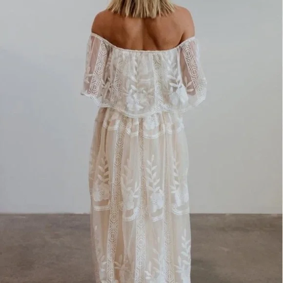 XS NWT Baltic Born Maxi Dress Off White Cream Lace Maxi Guinevere Off Shoulder - Picture 2 of 16